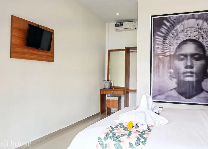 Sari Bali House ベッド・アンド・ブレックファスト ケロボカン